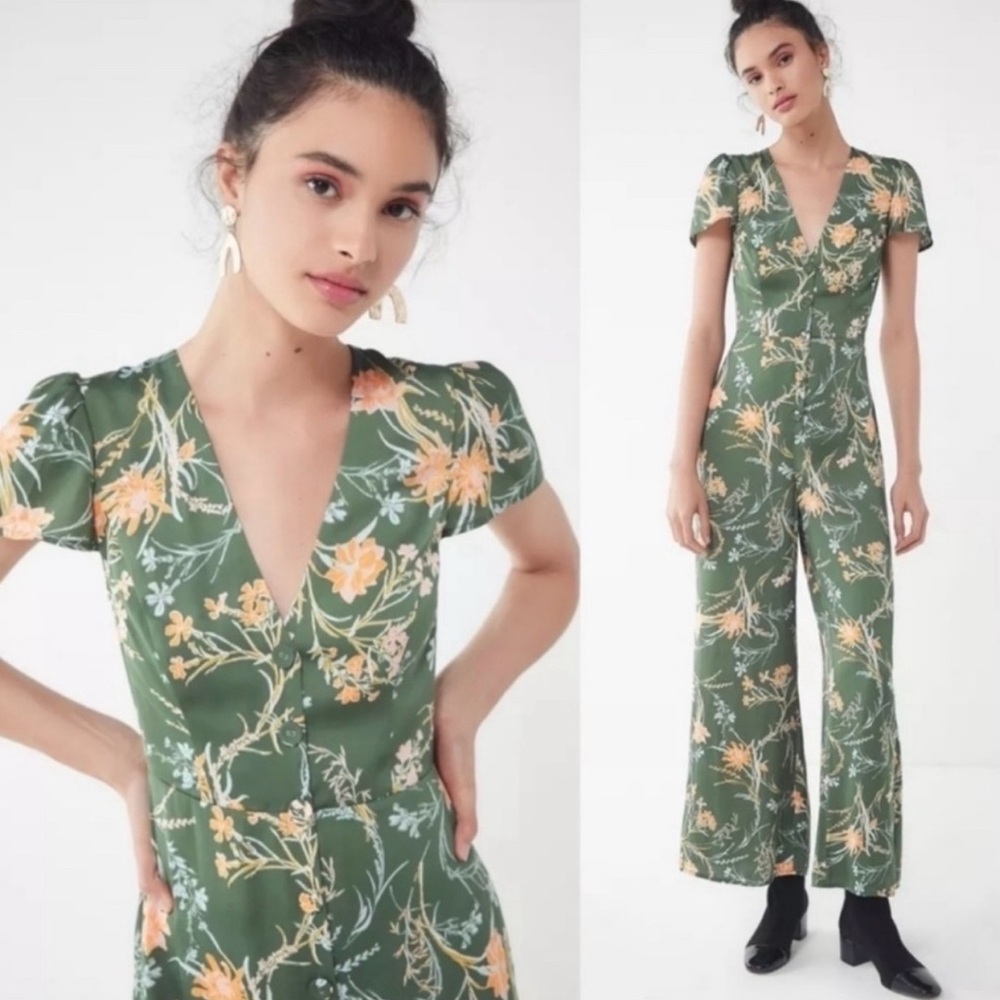 Urban Outfitters green short sleeved jumpsuit, Size XS